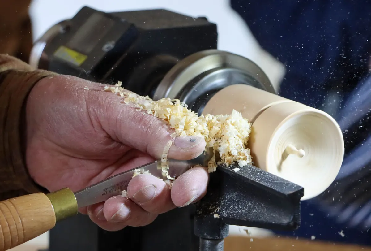 From Log to Bowl: Drying and Turning Birch Wood for Beginners